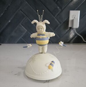 Vintage Department 56 Snowbunnies "You Are My Sunshine" Music Box